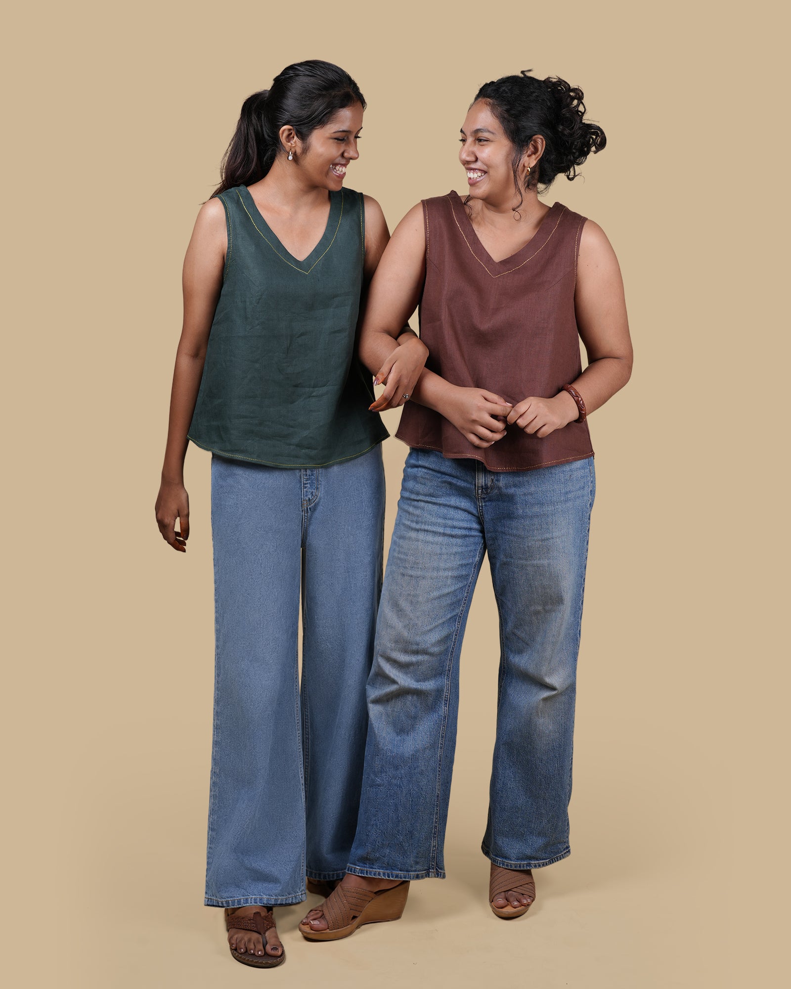 THE TRAIL LINE LINEN TOP - GREEN