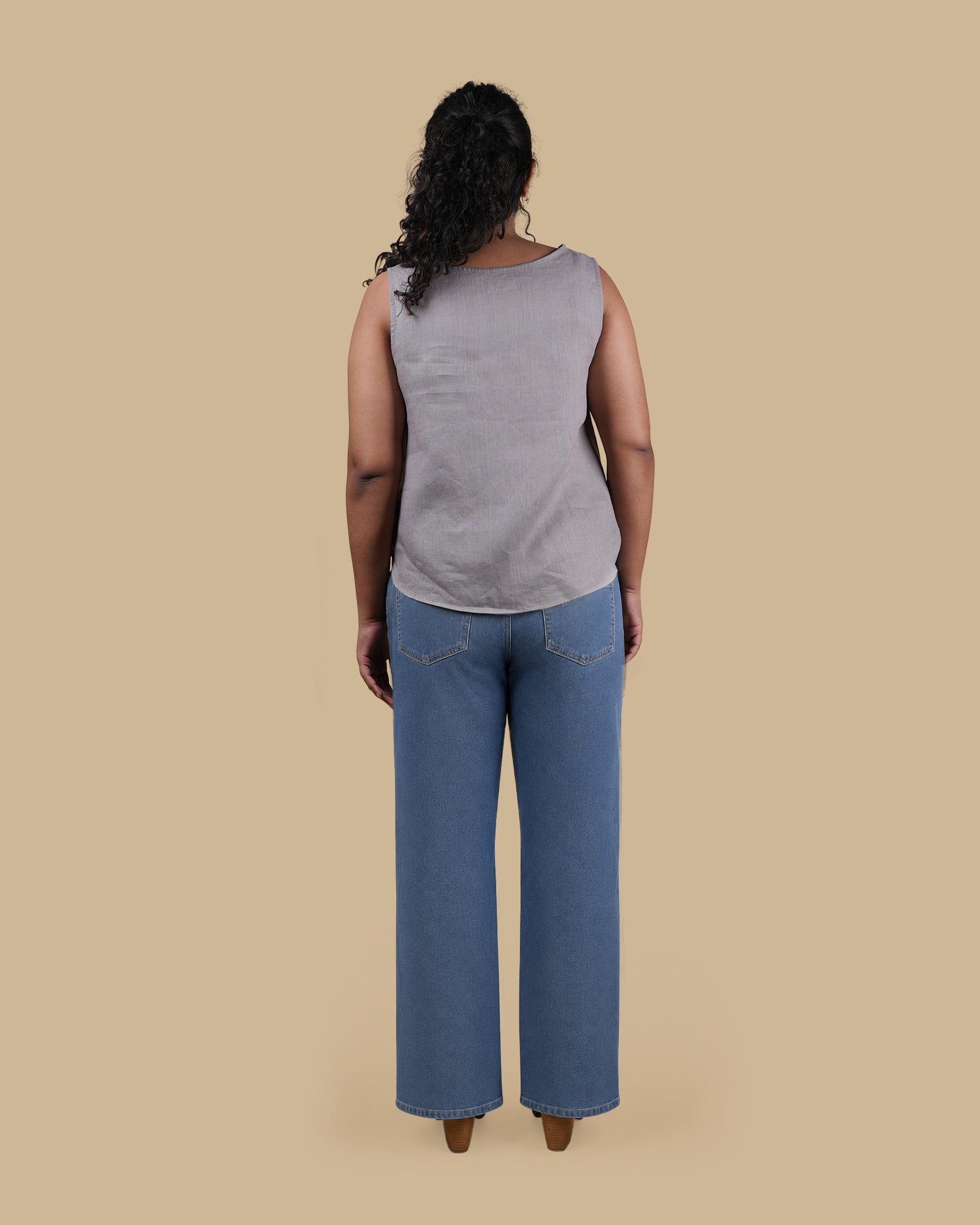 THE WANDER STITCH LINEN TOP - GRAY