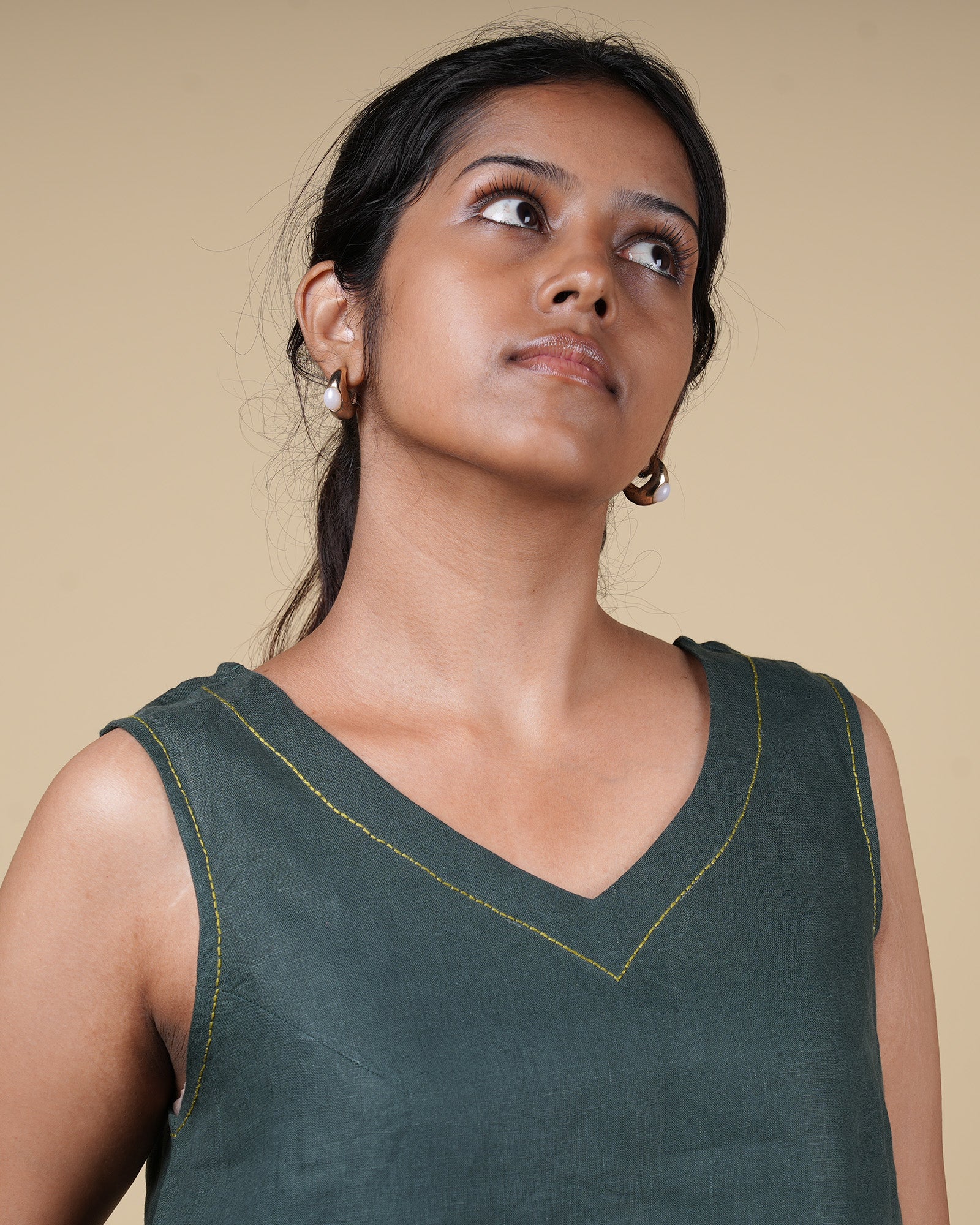 THE TRAIL LINE LINEN TOP - GREEN