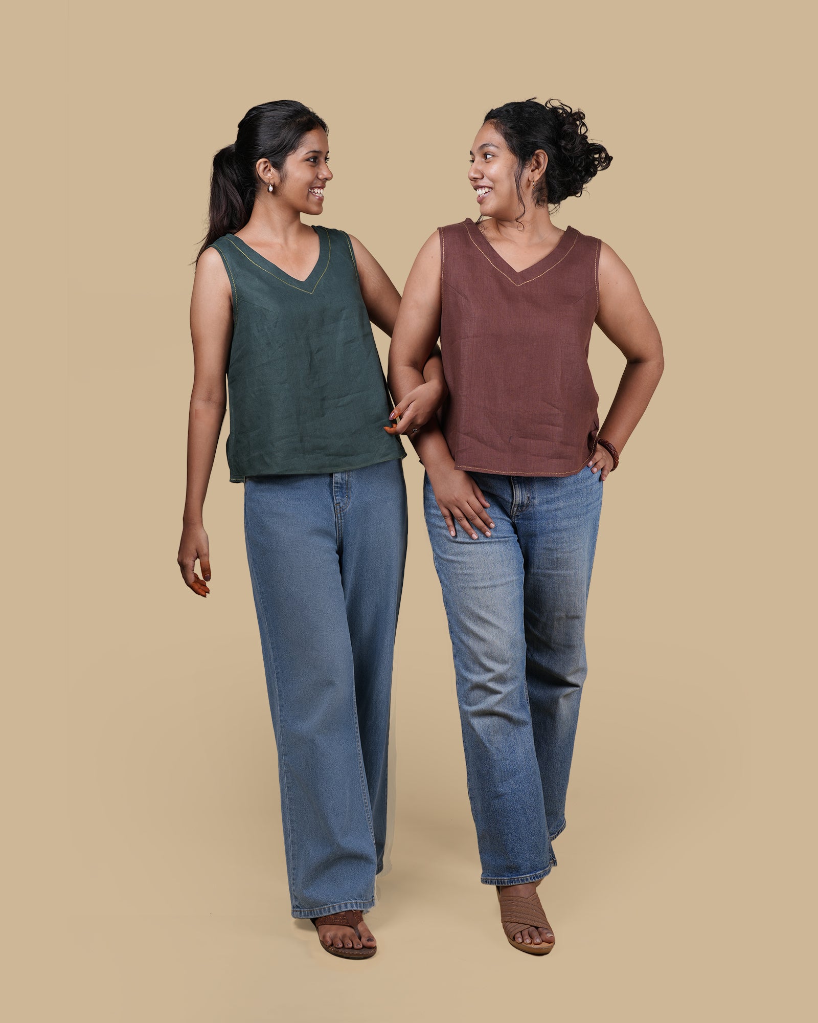 THE TRAIL LINE LINEN TOP - BROWN