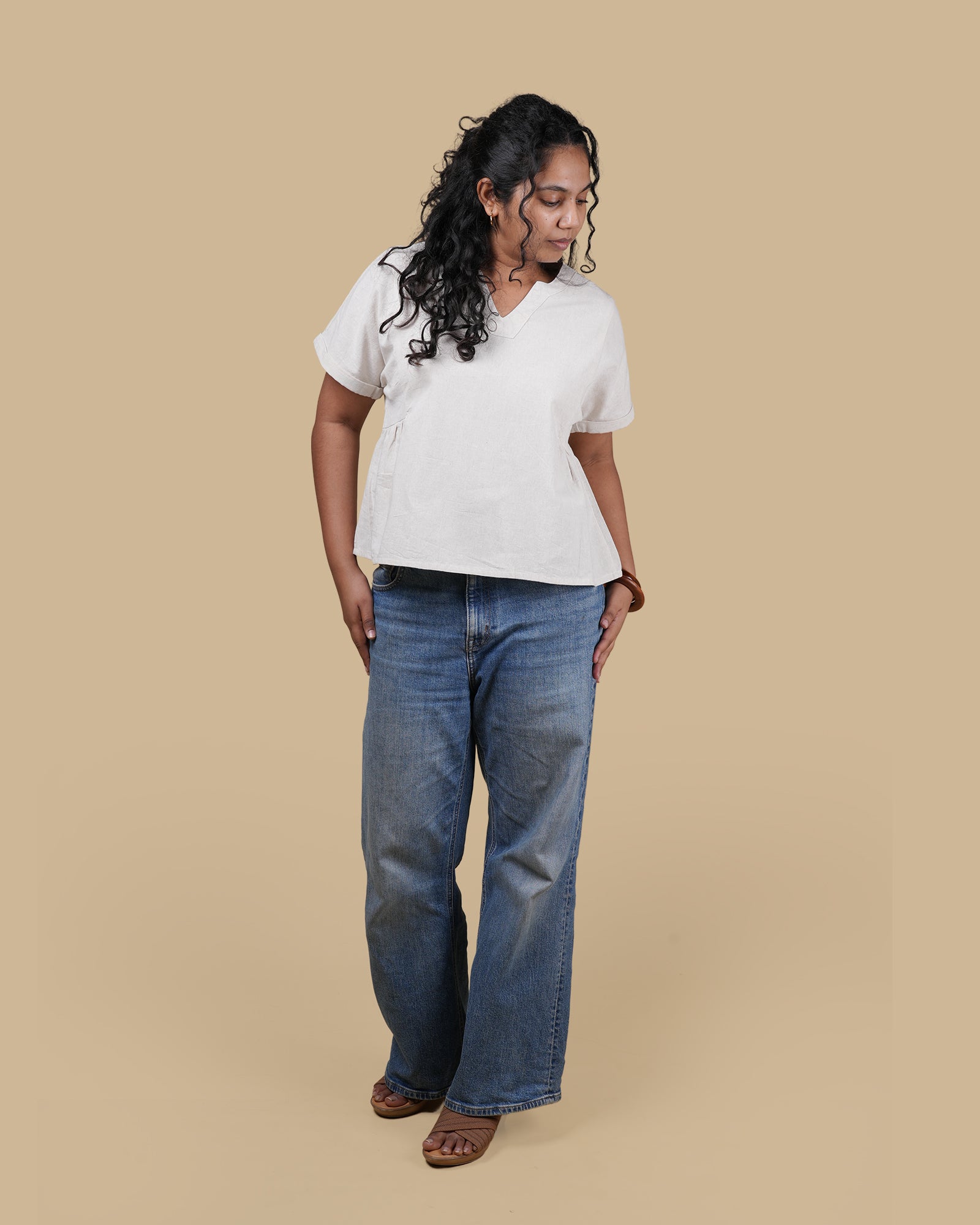 THE SOFT FLARE LINEN TOP - BEIGE
