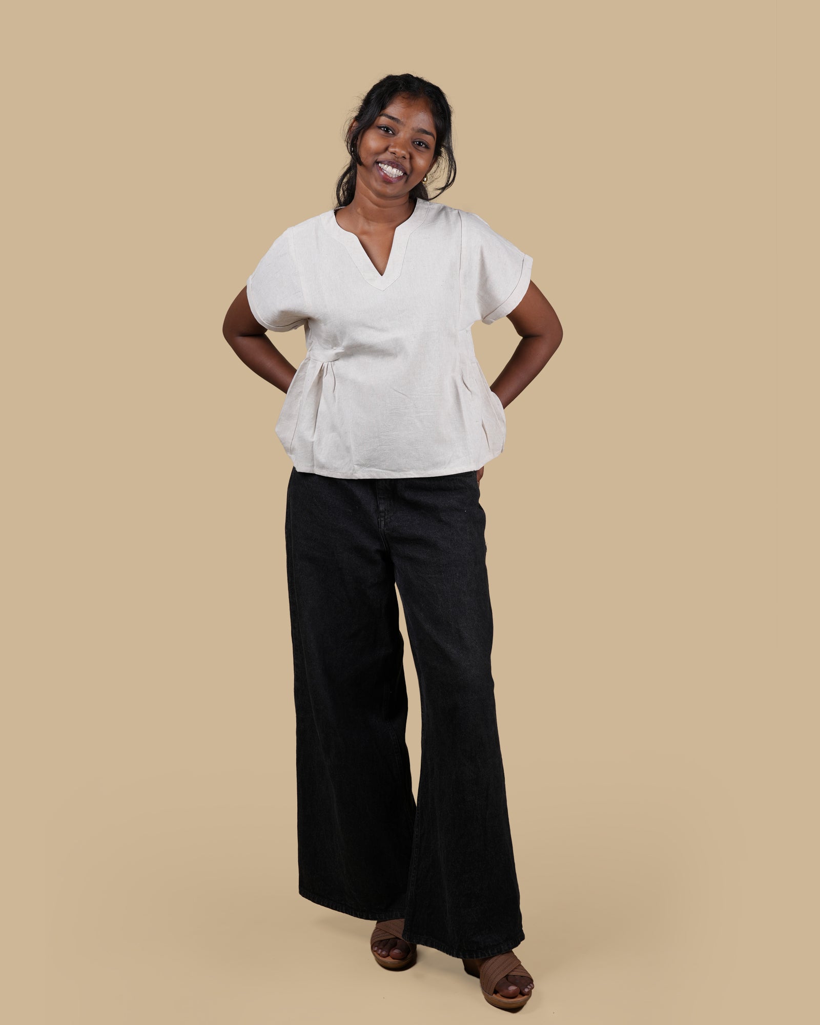THE SOFT FLARE LINEN TOP - BEIGE